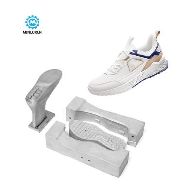 China Taizhou Tpr Pvc Dip Shoes Mold Maker In China Selling Italy Shoe Moulds For Newly Type Turkish Automatic Injection Machine for sale