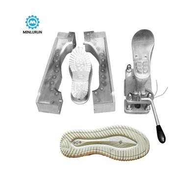 China Fashion Style The Latest PVC TPR Automatic Injection Sole Moldin 2021 Heat Preservation Shoes Outsole Mould for sale