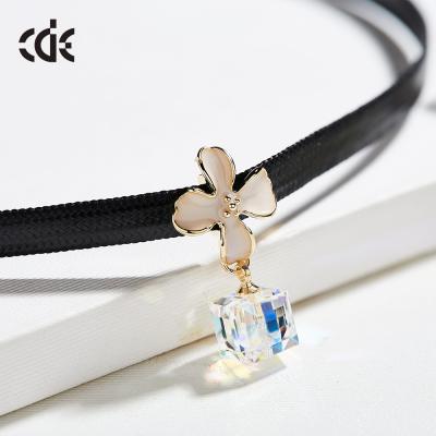 China CLASSIC original jewelry maker simple design flower choker custom necklace for sale