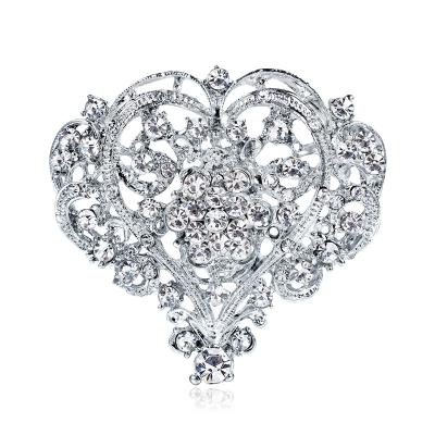 China Luxury Crystal Love Heart Rhinestone Brooch Brooch For Women Christmas Gift for sale