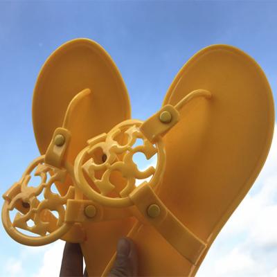 China One Pair Anti-slippery To Board Fashion Jelly Ladies Flip Flop Beach Slippers One Pair Of PVC Popular Shoes Summer Delivery Shoes For Girl for sale