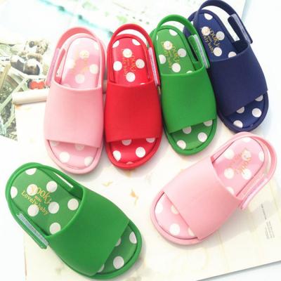 China 2022 Cute Open-toe Summer Girls PVC Jelly Sandal Shoes Girl Anti-slippery Wholesale Comfortable Wave Point Kids School Sandals for sale