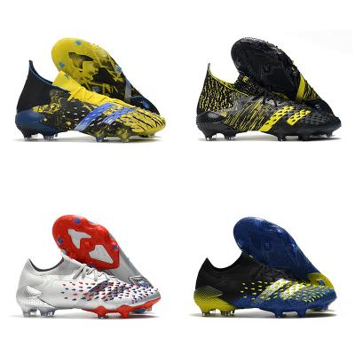 China Fashion\Comfortable\Durable Soccer Boots Men Football Boots Soccer Boots Soccer Shoes Teenager Ankle High Tops Predator Soccer Shoes Outdoor Training Sneakers for sale