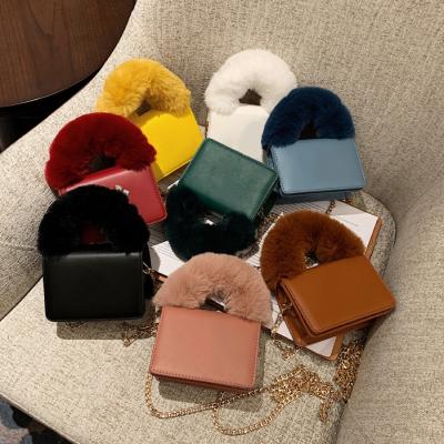 China Fashion Designer Small Bags Women Luxury Handbags Ladies Shoulder Fashion Autumn Women Fur Clips 2021 for sale