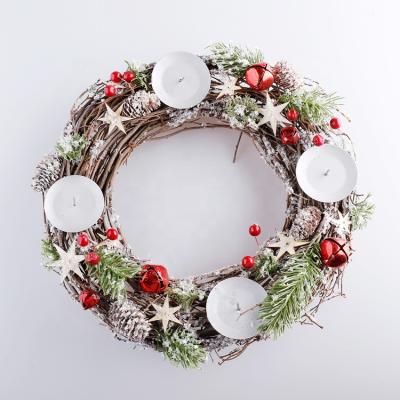 China Wholesale Gray Vine Plant Christmas Advent Wreath Berries Metal Candle Holder With Four Candle Holder for sale