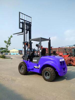 Κίνα Heavy-Duty Diesel Four-Wheel Drive Forklift Truck Tire Type Air / Solid προς πώληση