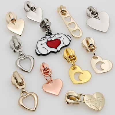 China Custom Fashion Metal Zipper Heart Shaped Puller Nickel Free For Handbag Alloy Zipper Pulls On Sale for sale