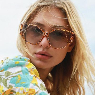 China Fashion Sunglasses 2020 New Fashion Oversized Cat Eye Modeling Luxury Women Sun Glasses Sunglasses for sale