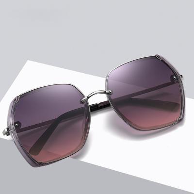 China Fashion sunglasses wholesale popular polarized sunglasses 2020 new women big frame sunglasses for sale