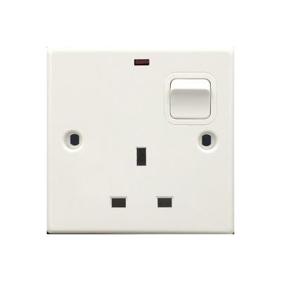 China Factory Made 86 Type Square Button 250V 16A Hotel Home Use UK Plug And Outlet S2.1-24 for sale