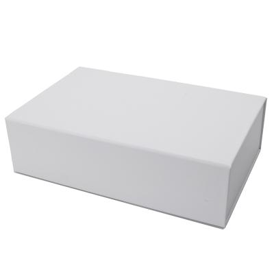 China Recycled Materials 1200g Closure 1200g Cardboard Luxury Small White Magnetic Jewelry Gift Packaging Box for sale