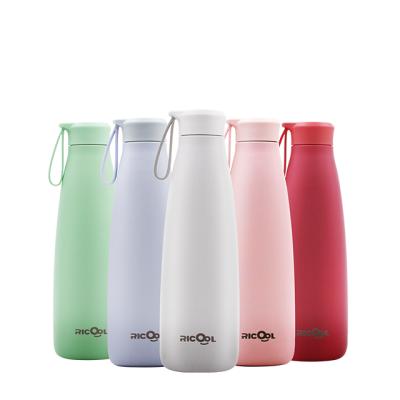 China RICOOL Sustainable Stainless Steel Water Bottle keeps liquids hot or cold with handle for sale