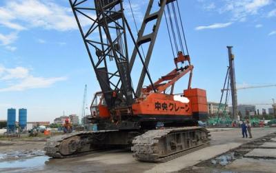 China 150T utilizó el representante de la grúa de correa eslabonada de Hitachi KH700 Singapur Corea. Sirio Uzbekstan en venta