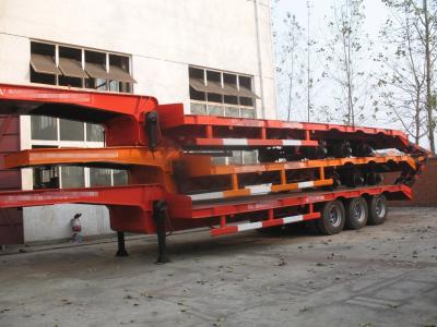 China 50t 70t 100t  low bed Semi-trailer with tri-axle excavator trailer.good quality low loader Te koop