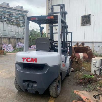 China Carretilla elevadora usada de Tcm 3 toneladas, Fd30 etapas manuales diesel de la carretilla elevadora los 4.5m con el cambio lateral en venta en venta