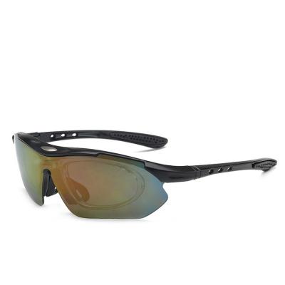 China DHK0089 Production Bulk Cheap Plastic Men's Sport Sunglasses Recycling for sale