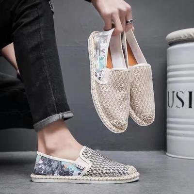 China New Fashion Trend Summer Fisherman Shoes Men Straw Lace Mesh Yarn Cavity Flat Bottom Pedal Men's Student Mesh Shoes for sale