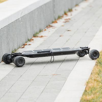 China Adult 3200W Direct Drive Electric Skateboard with Powerful Motor and 115mm Rubber Wheels for sale