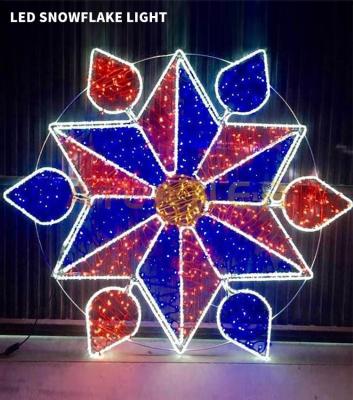 China Handmade Custom Christmas Holiday Decor Beautif Snowflake Pattern Light For Holiday Event Pattern Lights for sale