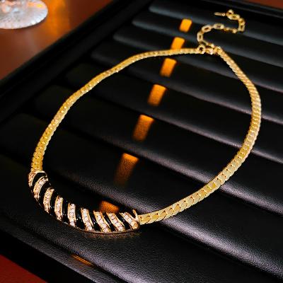 China Vintage Necklace 2023New Vintage Necklace Gold Plated Diamond Setting Necklace Vintage Necklace for Women for sale