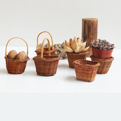 China Asian Custom Handwoven Rattan Wholesale Bestselling Quality Mini DIY Basket Bicycle Front Rattan Picnic Basket for sale