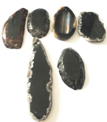 China Black and White Natural Loose Gemstones for sale