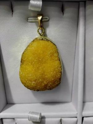 China Gold Edged Druzy Pendant Natural Color Druzy Natural Stone With Bail for sale