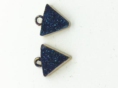 China Triangle 10mm Quartz Druzy Black Stud Earrings For Women Cottage Chic for sale