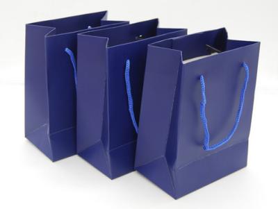 China Logo Printed Custom Jewelry Packaging , Recycled Paper Gift Bags With Handles for sale