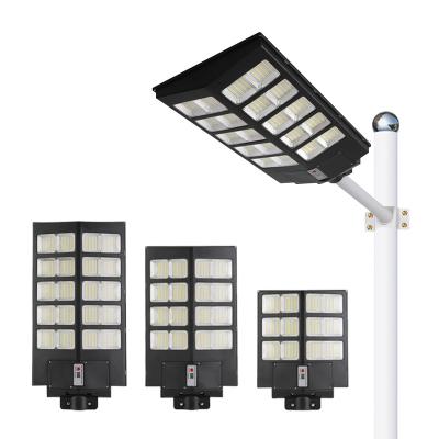 China Newest ROAD 2022 Solar Led Street Light 100w 200w Smart Ip65 Waterproof Outdoor Landscape Led Street Lights Solar Powered Price for sale