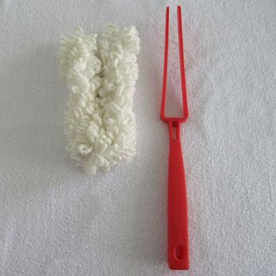 China Sustainable Duster Brush Good Grips Microfiber Hand Duster for Dust Cleaning for sale