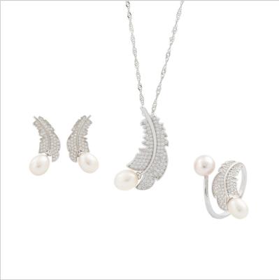 China Lead Free Nickel Free S925 Sterling Silver Leaf Necklace Natural Pearl Jewelry Set for sale