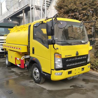 China Carbon Steel 5000 Liter Mobile Mini Fuel Tanker Dispenser Truck for sale