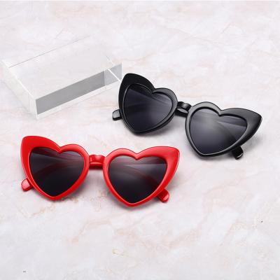 China Fashion sunglasses 2022 new sweet love&roses hearts lace baby bride sunglasses fashion peach heart shades wholesale sunglasses for sale