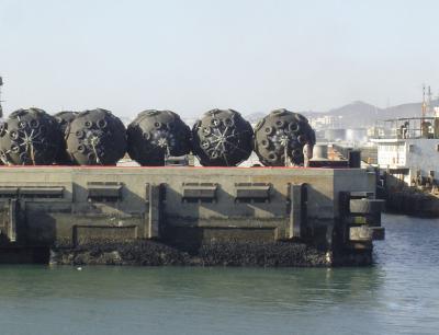 China Synthetisch-Reifen-Schnur Schicht-Marinegummipuffer für große Tanker zu verkaufen