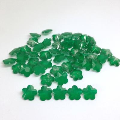 China Color Set Or Fire Emerald Flower Shape Green Glass Loose Gemstone For Necklace for sale