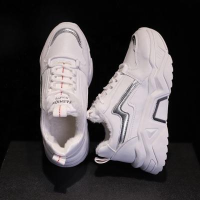 China 2021 High Quality Leisure Theft Anti-odor Fashion Sports Shoes Weaving Sneakers for sale