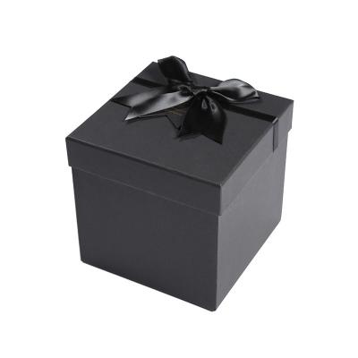 China Disposable black lamination stamping luxury cardboard giftg boxes for dolles, cardboard gift boxes with lids for party favors for sale