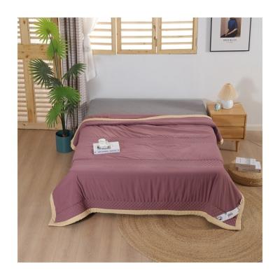 China Wholesale Quilted Satin Throws Summer Customizable Microfiber Soft Covering Comforter for sale