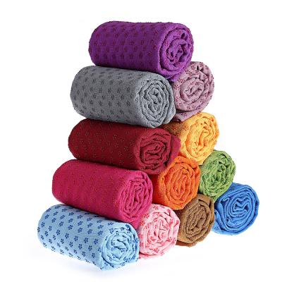 China The Perfect Yoga Towel Absorbent Yoga Kids Safe Super Soft Sweat Non-slip Hot Towels With Silicon Dots for sale