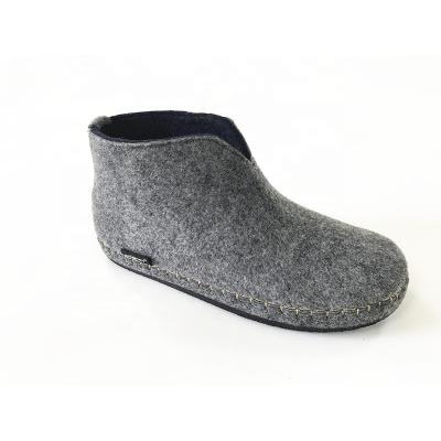 China Fashion Trend Men's Winter Shoe Home Indoor SENTIS Slip-On Anti-Slippery Men's Shoes for sale