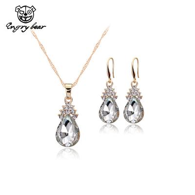 China 2022 Romantic Jewelry 18k Gold Plated Diamond Cubic Zirconia Necklace And Earrings Ladies Jewelry Set for sale