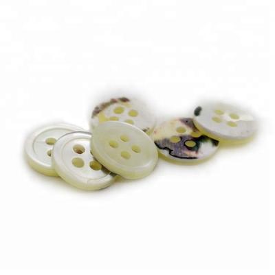 China Dry Cleaning Wholesale Four Holes Natural White Color Shell Easy Button for sale