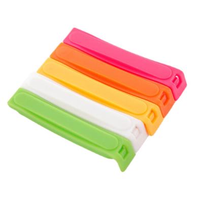 China Food Grade Viable Wholesale Colored Snack Plastic Storage Bag Clip Long Bread Closer Bag Storage Sealer Clip for sale