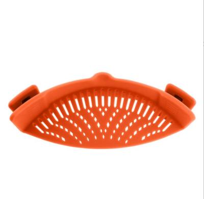 China Hot Sale Cooking Stored Larger Pot Tension Strainer Clips Kitchen Strainer Pasta Drainer Basket Food Clip On Silicone Strainer for sale