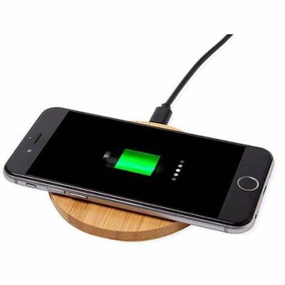 China Customized Eco-Friendly Logo Wireless Charging Fast Desktop Bamboo Wireless Charger For Smart Phones for sale