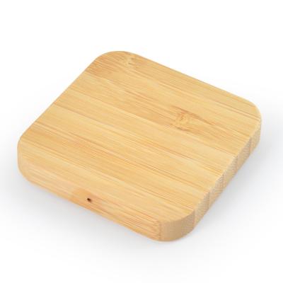 China Eco-Friendly Desktop Bamboo Wood Wireless Charging Induction Charging Pad Pad For Smart Phones for sale