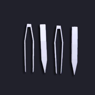 China Skin Care 58mm Clip Personal White Plastic Facial Eyelash Tweezers Plastic False Eyelash Tweezers for sale