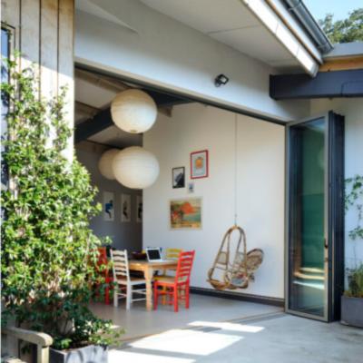 China Villa Waterproof Bifold External Aluminium Bi-fold Doors With Level 9 Wind Pressure Resistance for sale