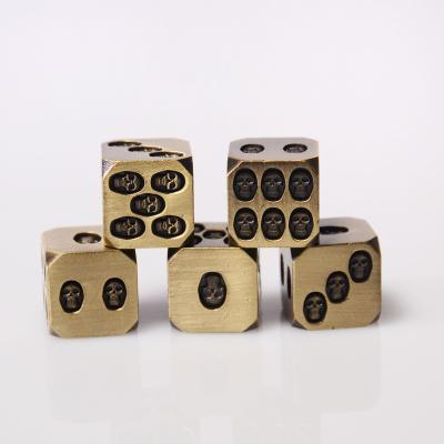 China Disturb free game dice Hot Sale 6 Sided Metal D6 Dice Set D&D Dungeon Dragon Dice Board Game Gambling Dice for sale